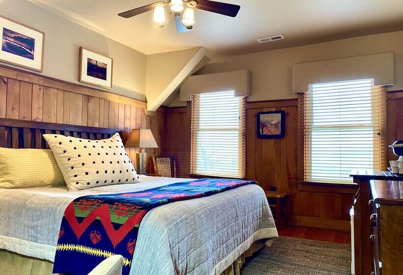 ホテル Snowbird Mountain Lodge