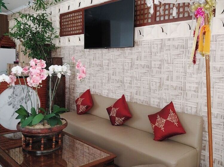 Отель The Pandan Sari