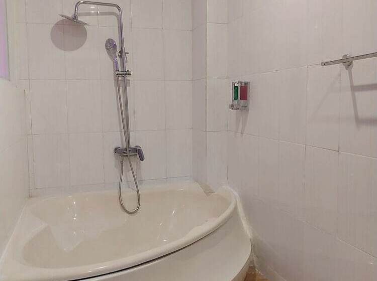 Отель The Pandan Sari