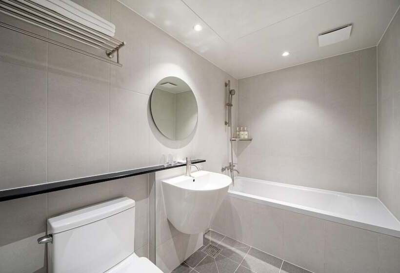 Hound Hotel Gumi Indong