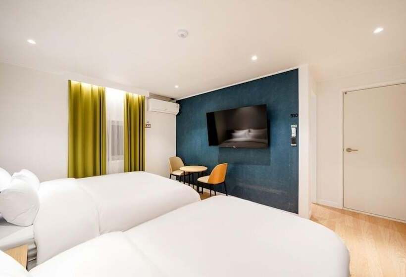 Hound Hotel Gumi Indong