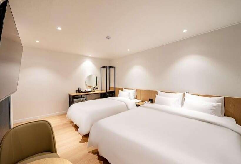 Hound Hotel Gumi Indong