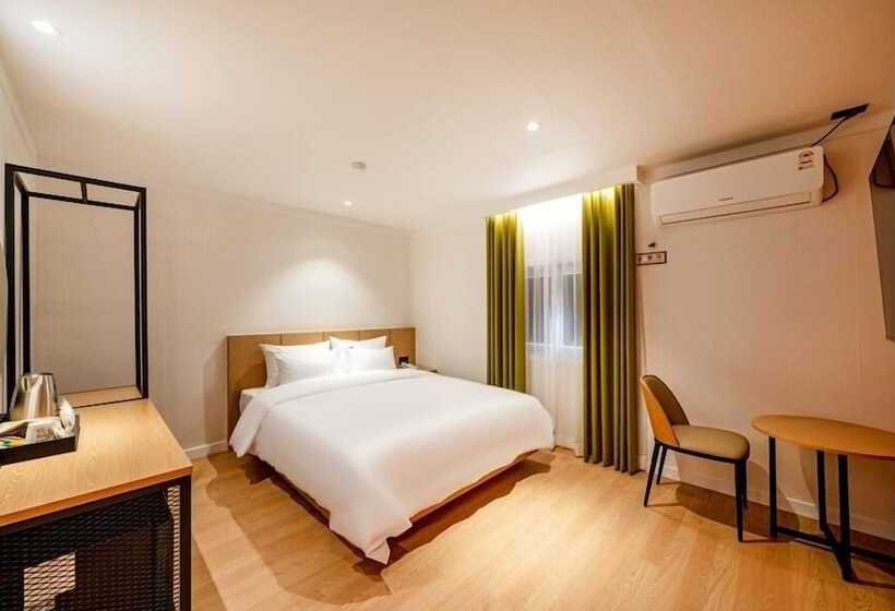 Hound Hotel Gumi Indong