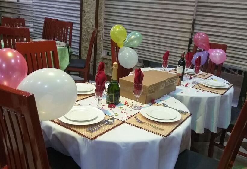 Alexander Hotel & Tours