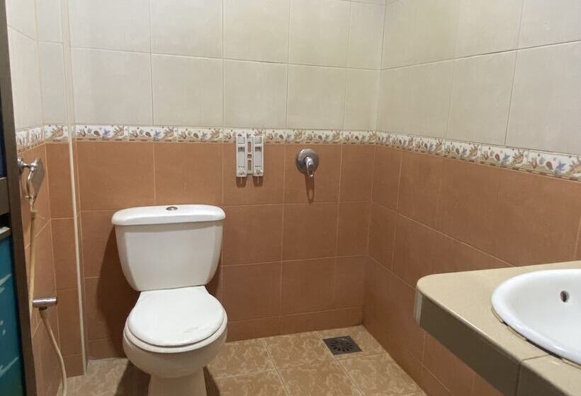 Gold Hill Hotel By Oyo