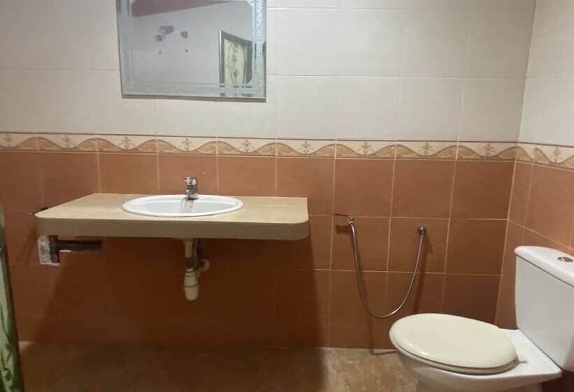 Gold Hill Hotel By Oyo