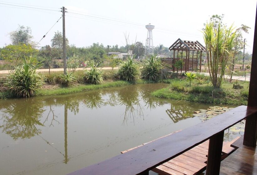 בית מלון כפרי Baan Suan Mulberry Farmstay