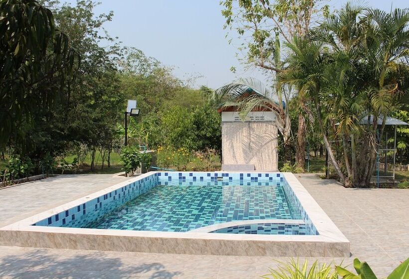 בית מלון כפרי Baan Suan Mulberry Farmstay