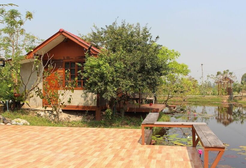 בית מלון כפרי Baan Suan Mulberry Farmstay