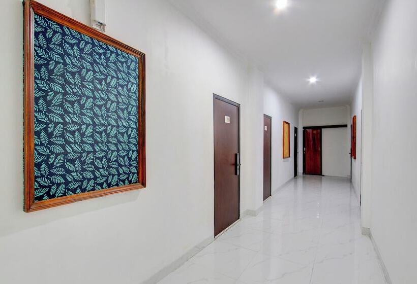 Отель Capital O 93266 Palmier