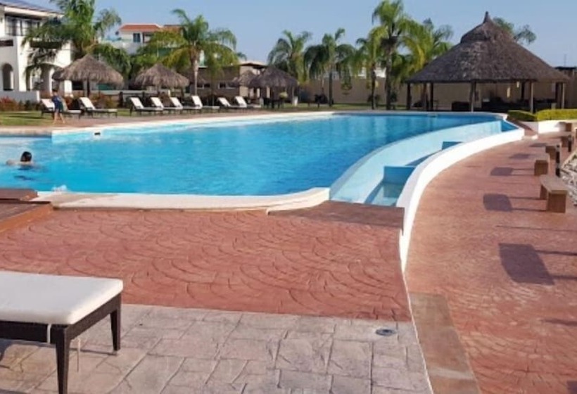 Отель Condos Marina P