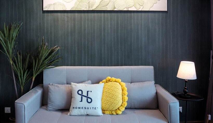 בית מלון כפרי Homesuite’ Home @ Riverson Soho