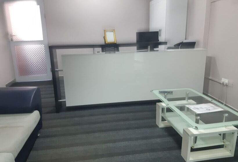 فندق Julbert Plaza