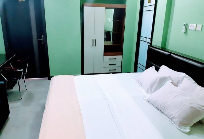 فندق Julbert Plaza