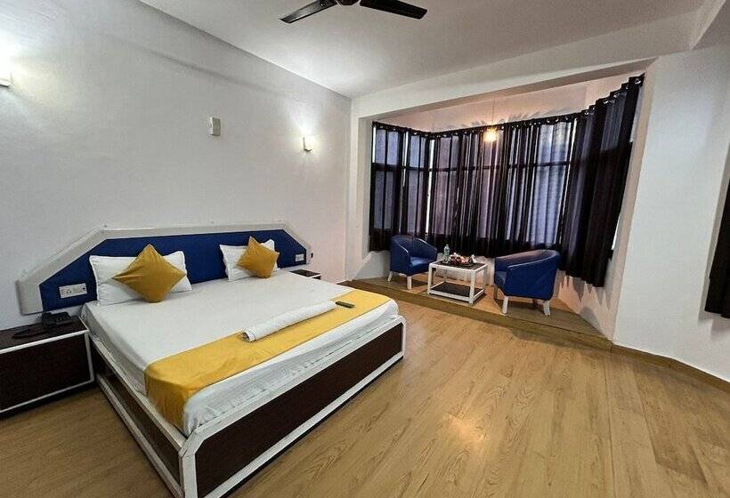 هتل Manali Palace