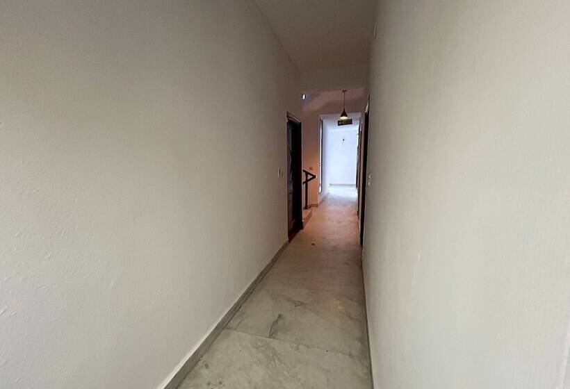 هتل Manali Palace