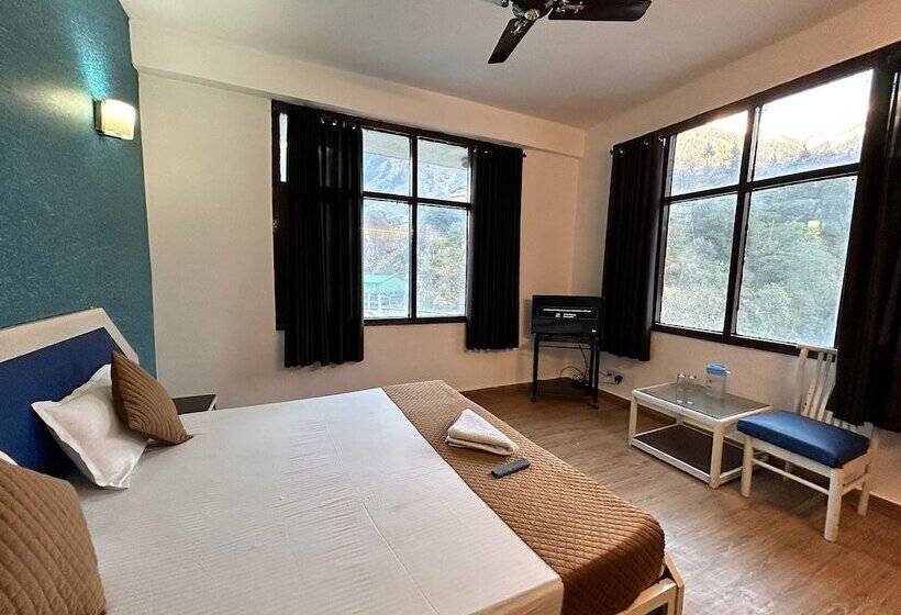 هتل Manali Palace