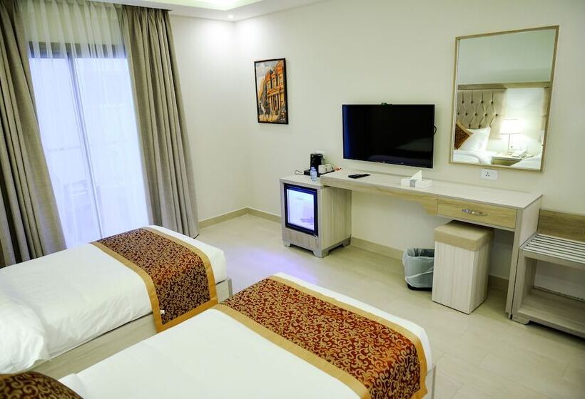 هتل Petra Premium