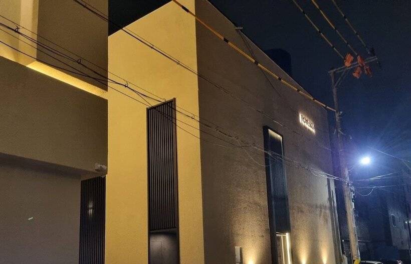 酒店 Poverta Stay