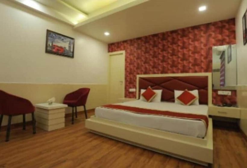 فندق Sahibs Red Carpet