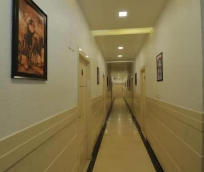 فندق Sahibs Red Carpet