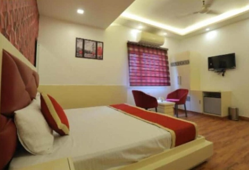 فندق Sahibs Red Carpet