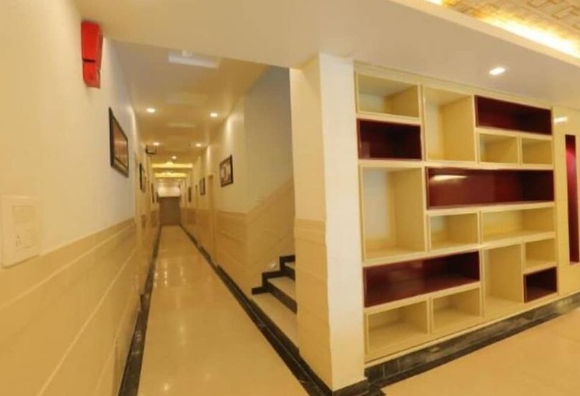 فندق Sahibs Red Carpet