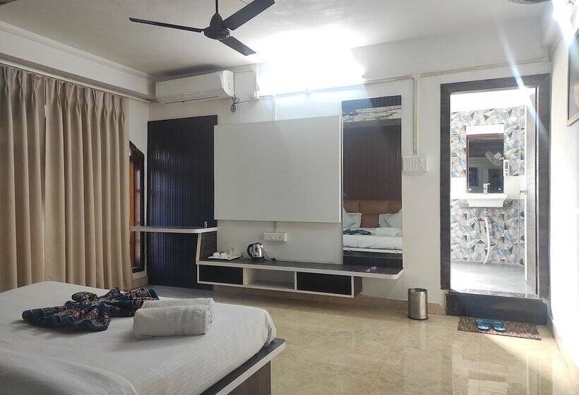 בית מלון כפרי Sg Hub Tower