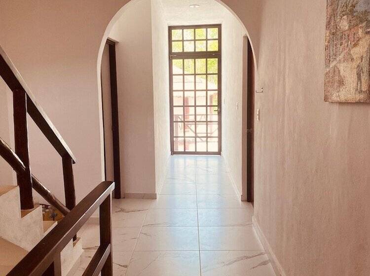 Отель Howlita Tulum