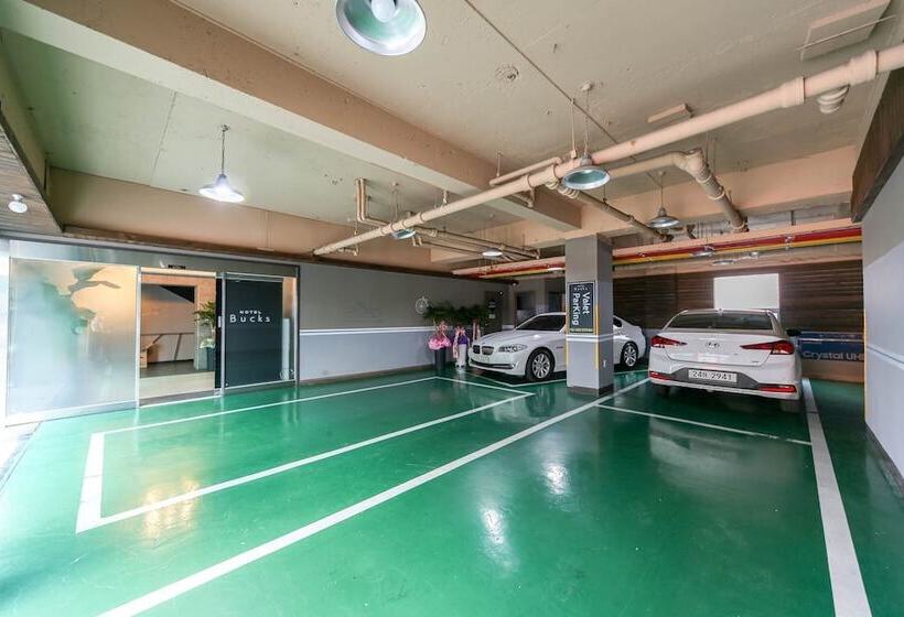 فندق على الطريق Changwon Myeongseo-dong Hotel Bucks