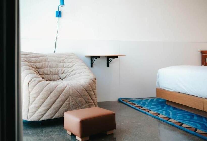 Shada Hotels Jumeirah Gardens