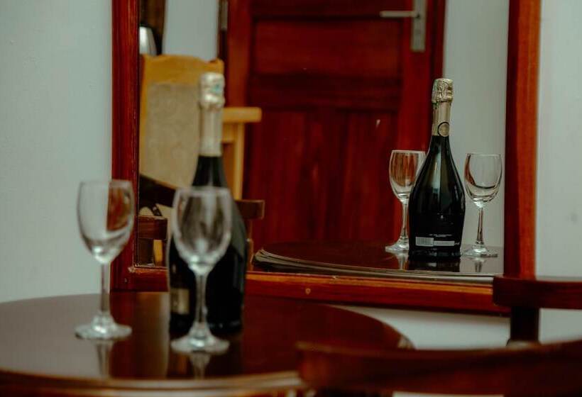 בית מלון כפרי Arusha Diplomat