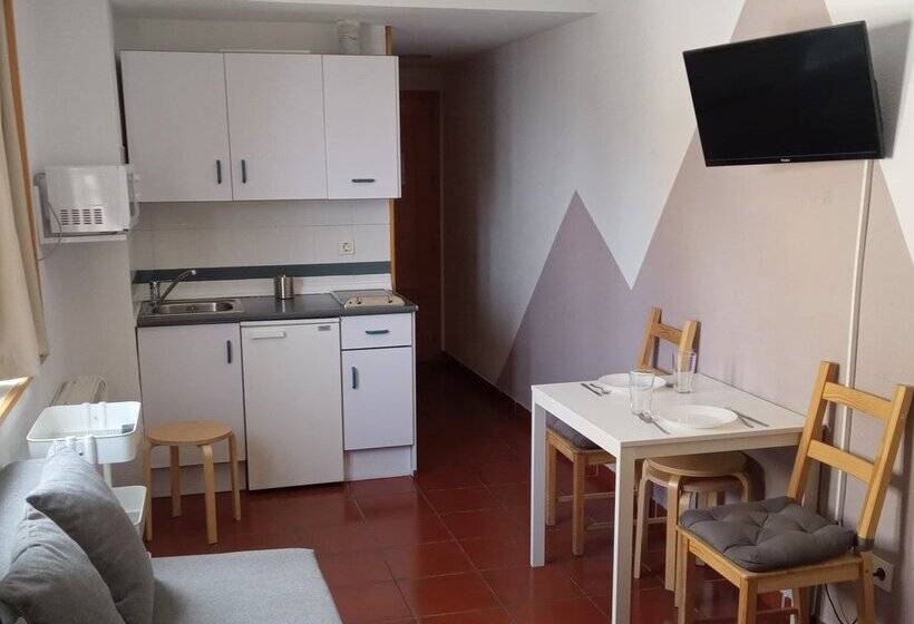 Apartamentos Las Tuyas 3000