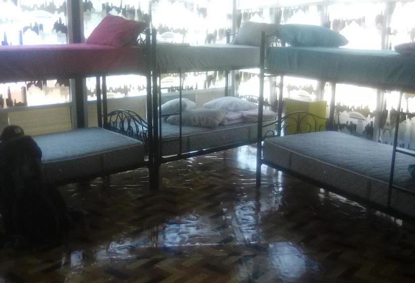 ユースホステル Shanti Backpacker&gallery