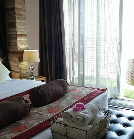 فندق صغير The Sea View Banchang