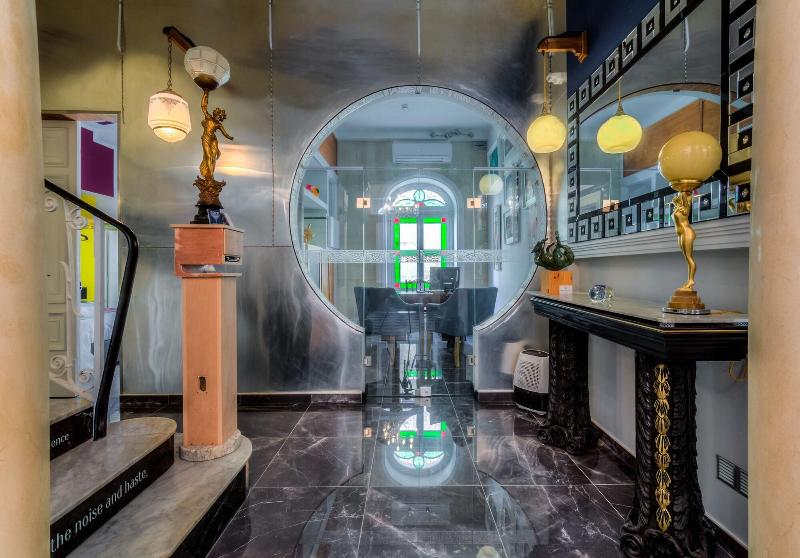 تختخواب و صبحانه Boco Boutique