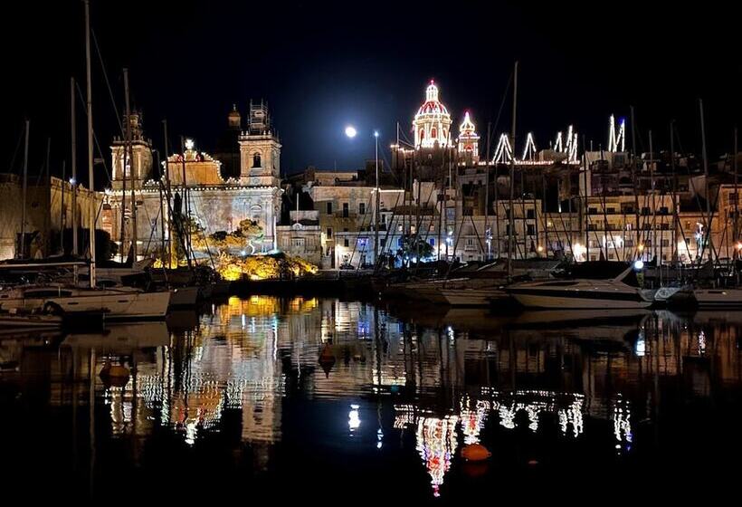 تختخواب و صبحانه Boco Boutique