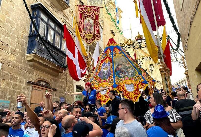 تختخواب و صبحانه Boco Boutique