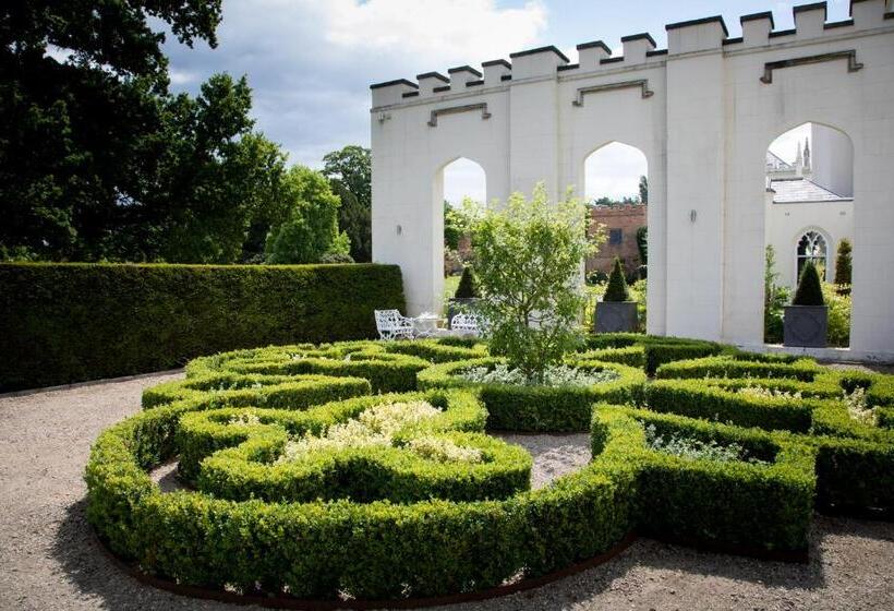 צימר The North Wing   Combermere Abbey