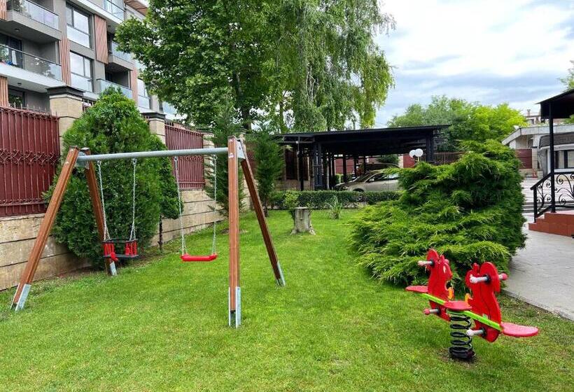 Family Hotel Paradise