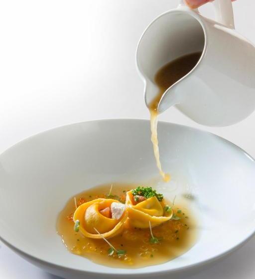 Hiša Linhart, Hotel & Restaurant