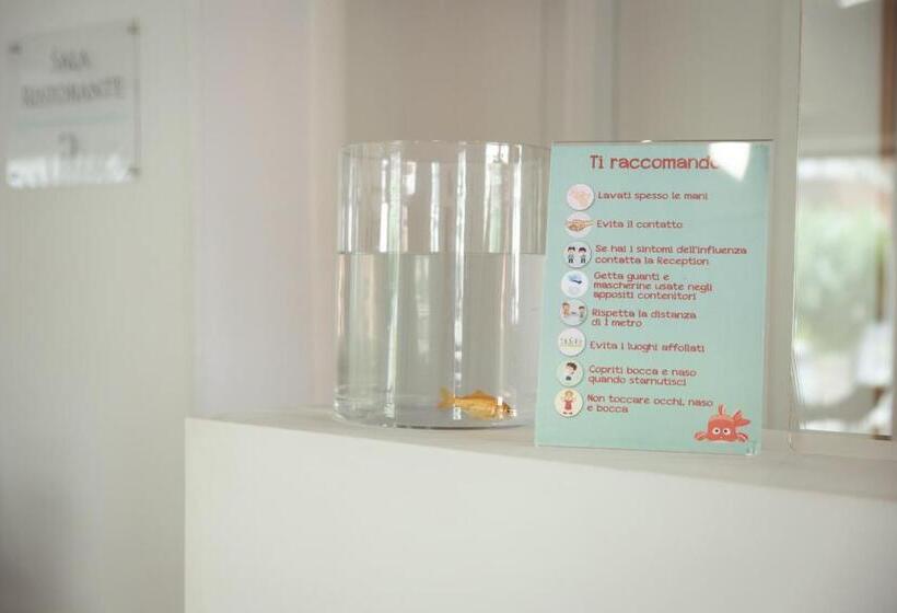 ホテル Adria Beach