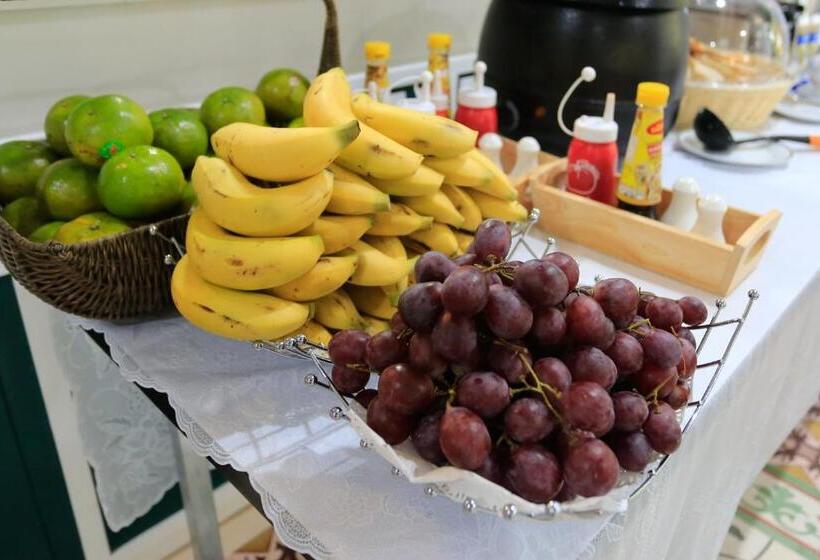 Anchan Laguna Hotel โรงแรมอัญชันลากูน่า