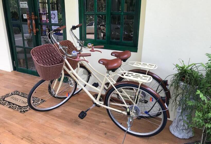 Anchan Laguna Hotel โรงแรมอัญชันลากูน่า