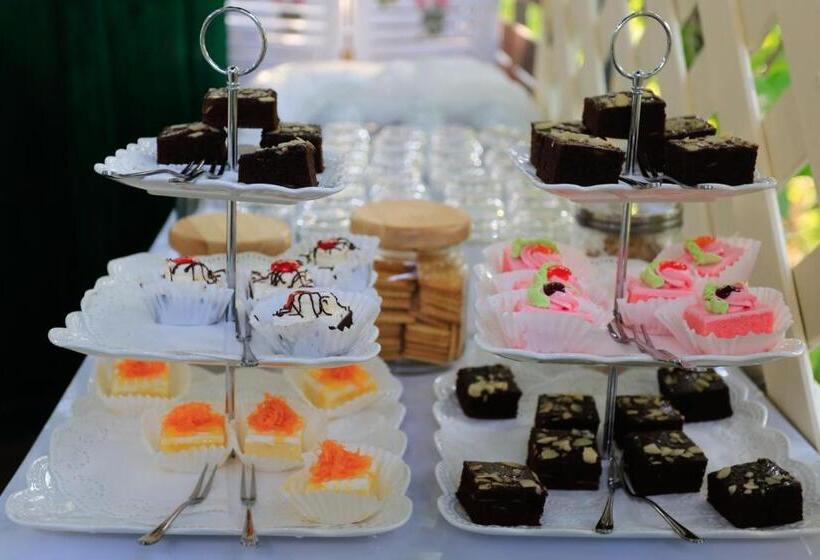 Anchan Laguna Hotel โรงแรมอัญชันลากูน่า