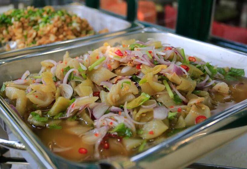 Anchan Laguna Hotel โรงแรมอัญชันลากูน่า