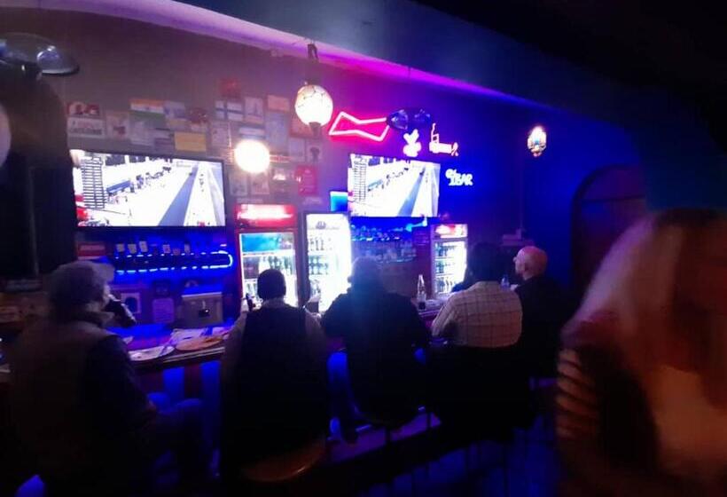 هتل Boulevard Inn Mt Meru