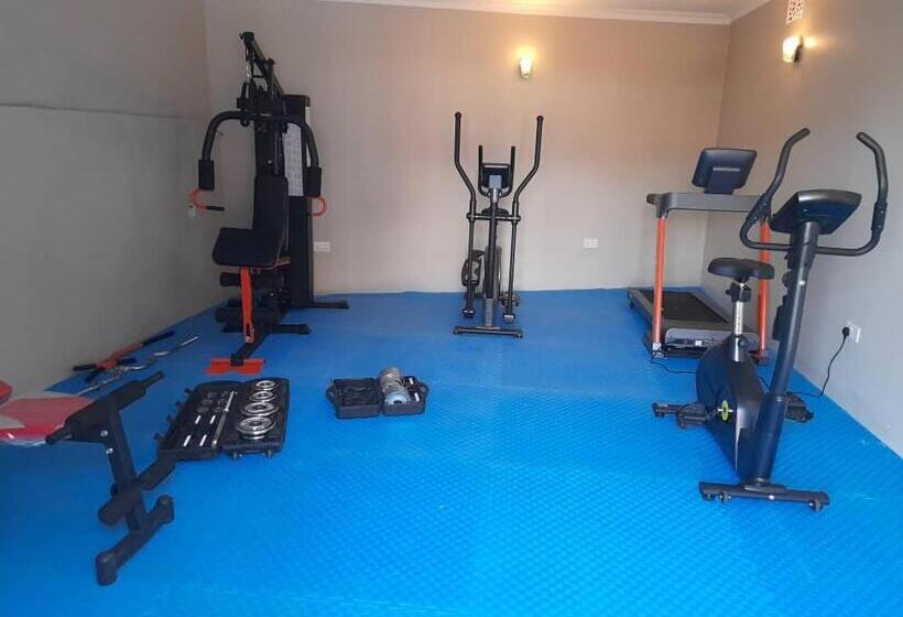 هتل Boulevard Inn Mt Meru