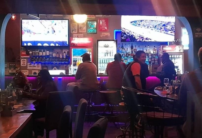 هتل Boulevard Inn Mt Meru