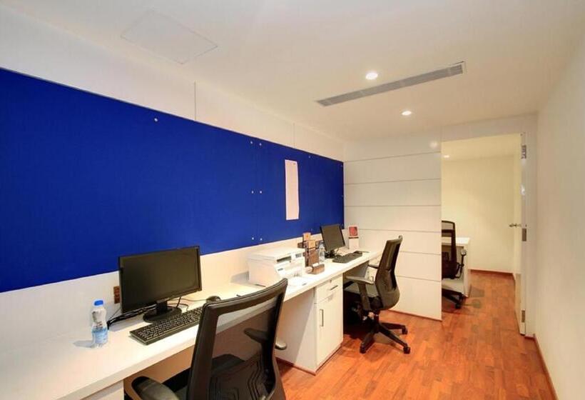 酒店 Comfort Inn Insys